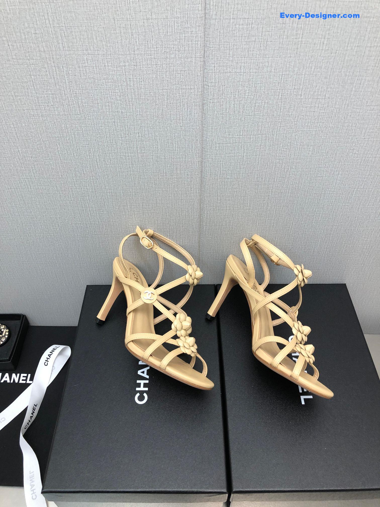 CC classic chain accessories flower sandals