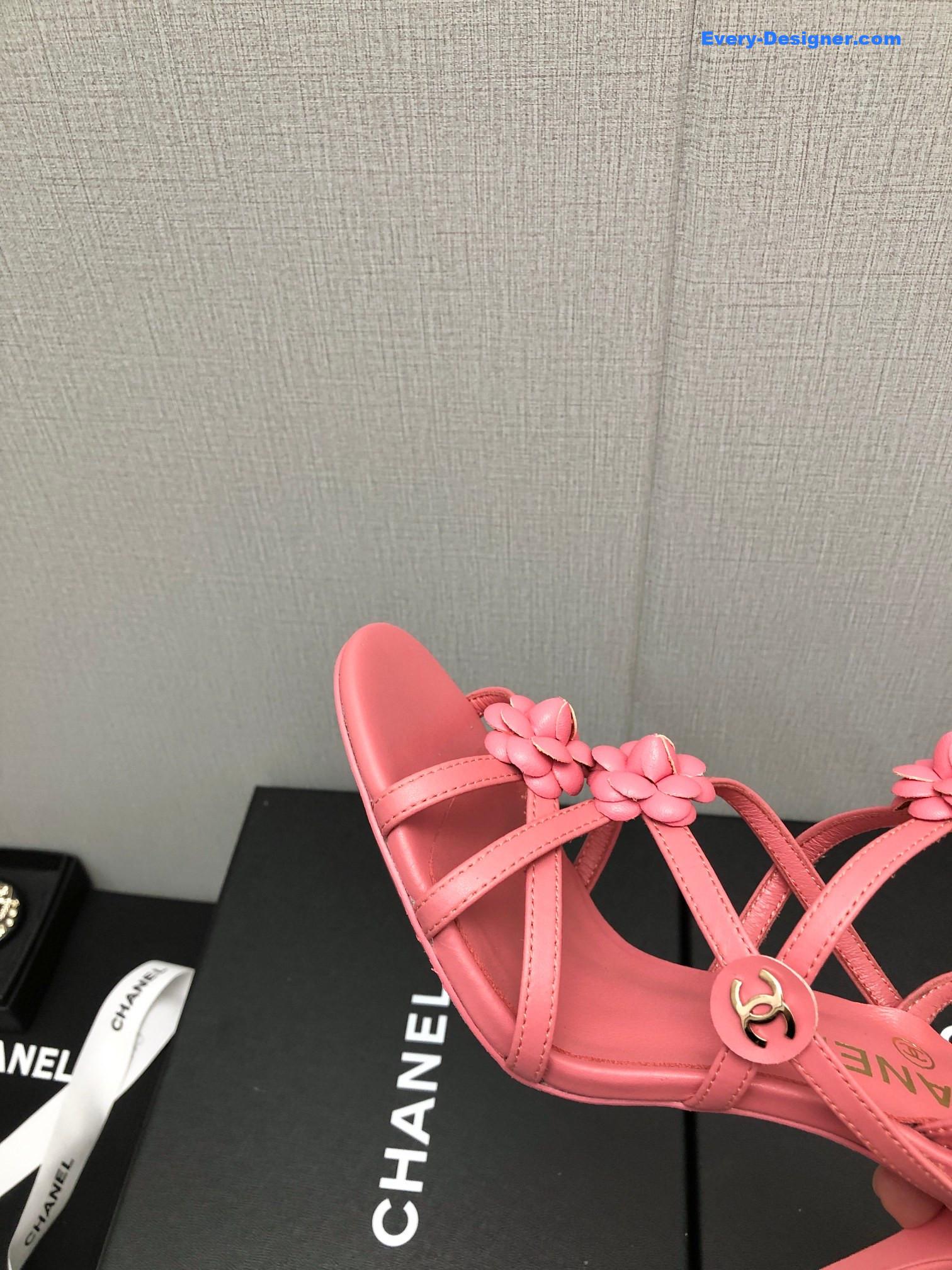 CC classic chain accessories flower sandals
