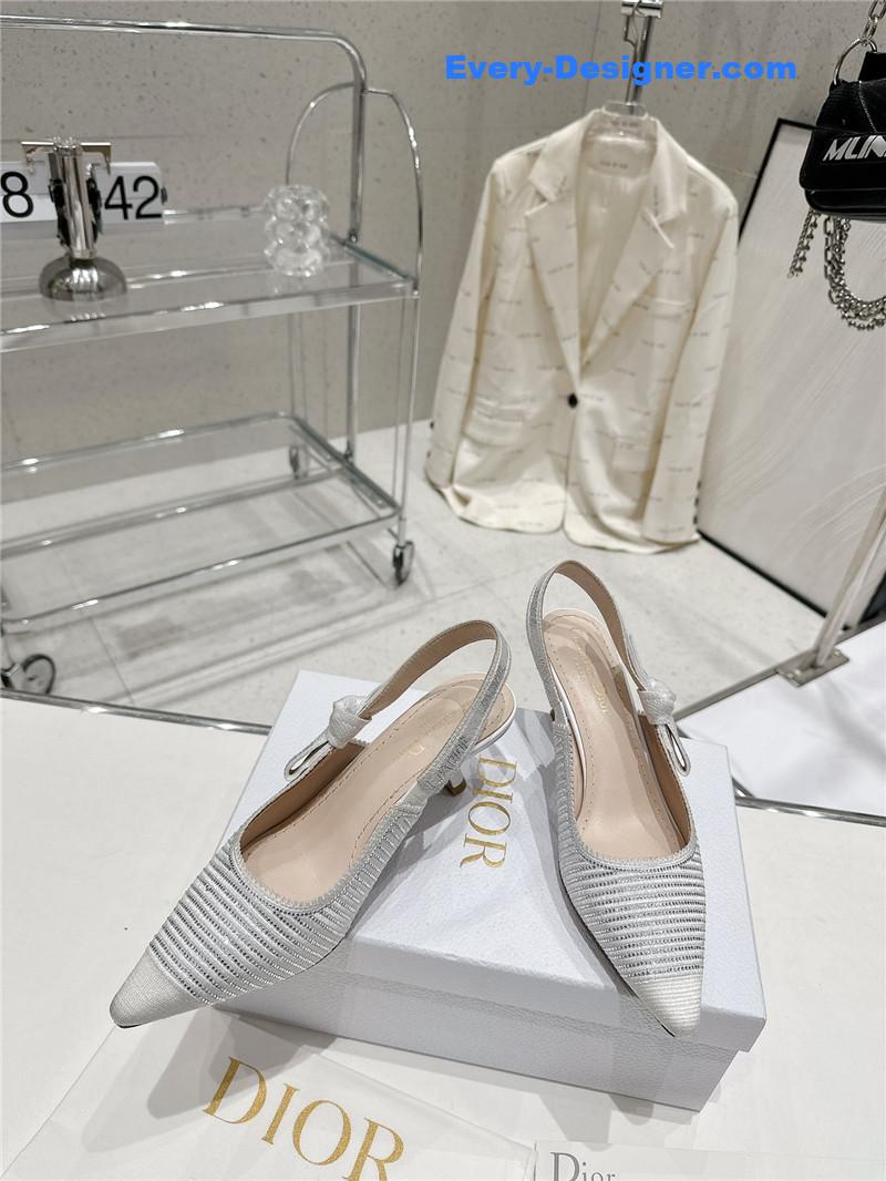 D10r kitten heel high heels