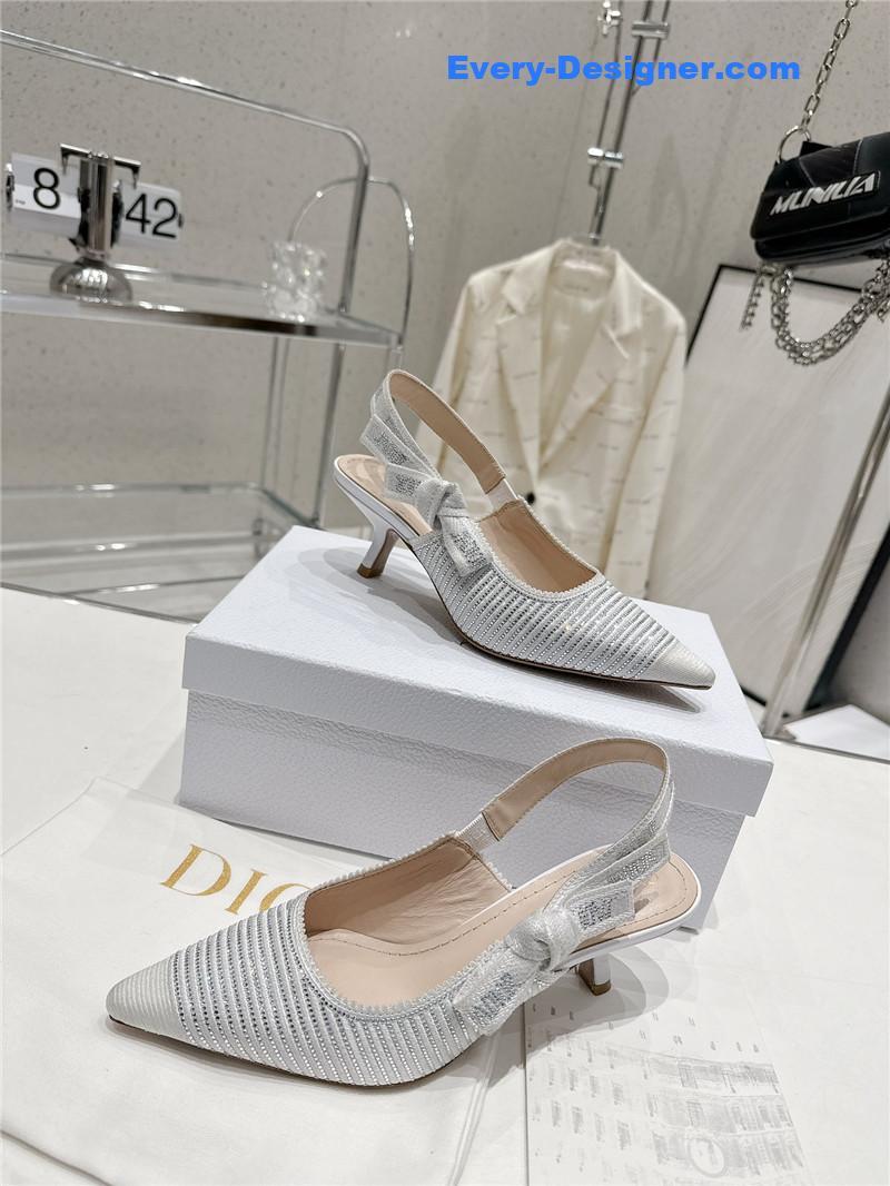 D10r kitten heel high heels