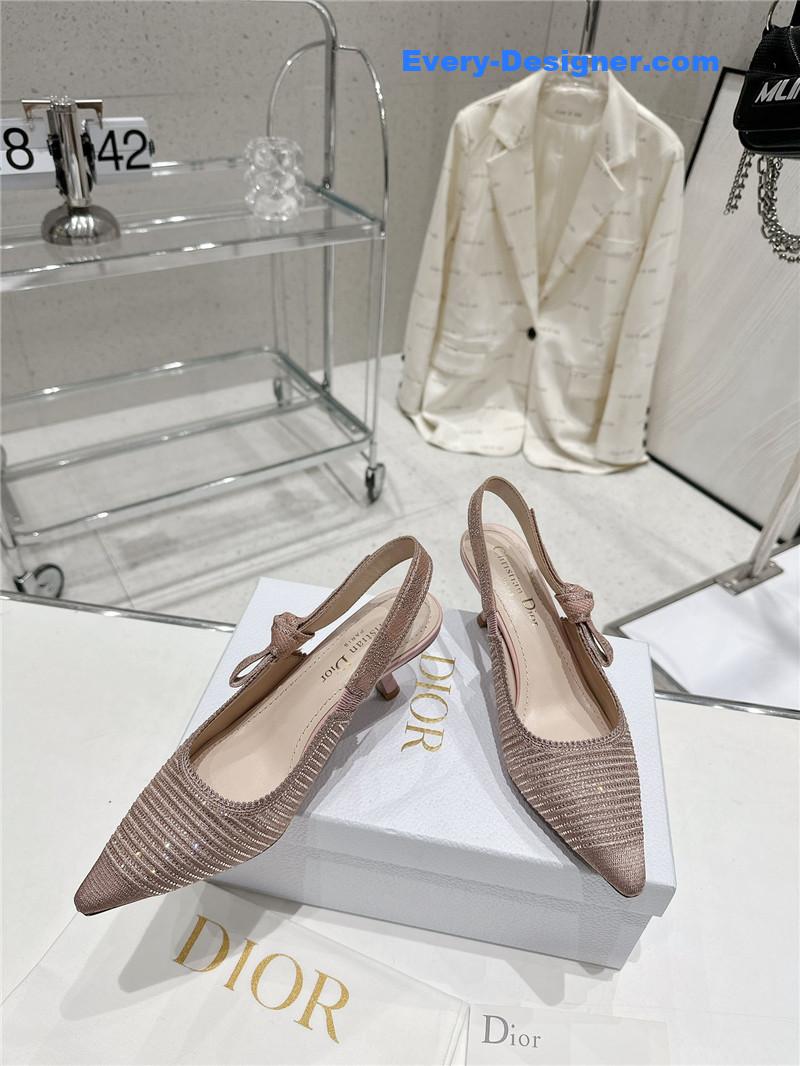 D10r kitten heel high heels