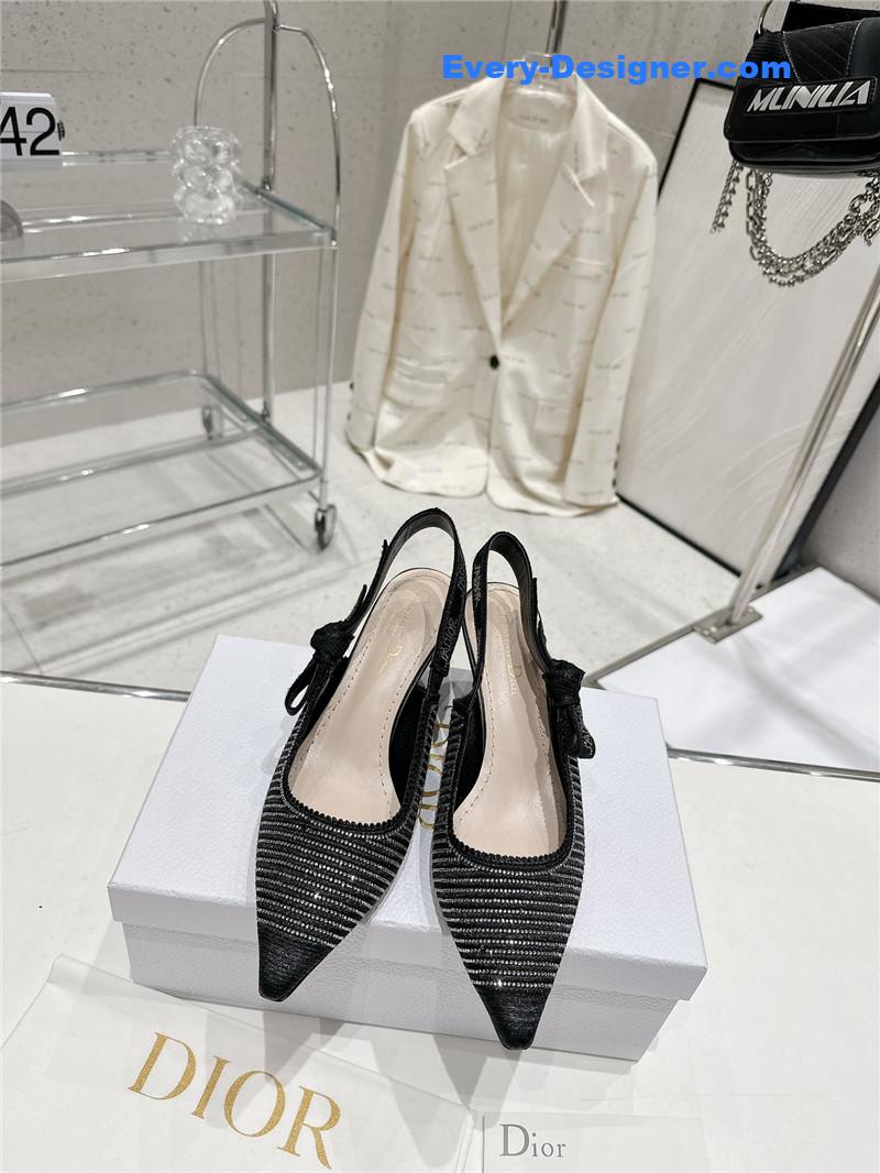 D10r kitten heel high heels