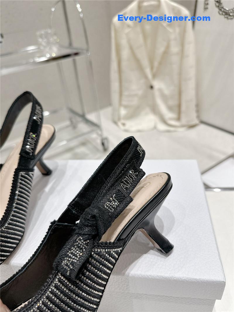 D10r kitten heel high heels