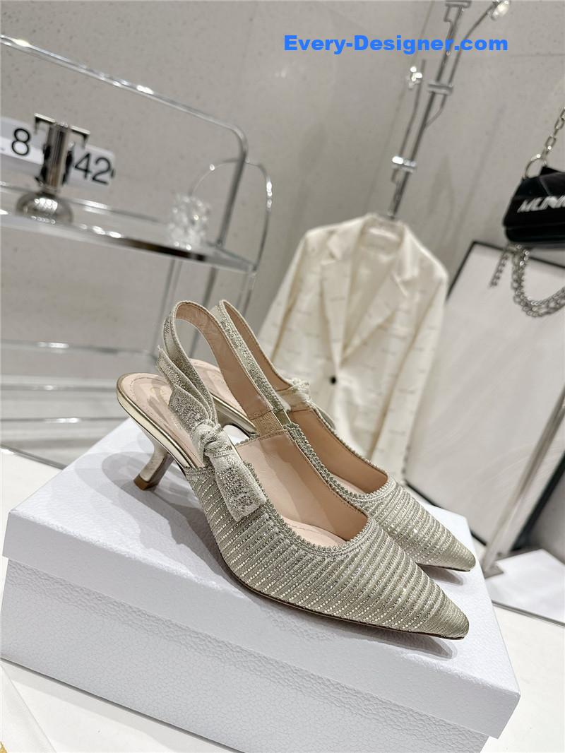 D10r kitten heel high heels