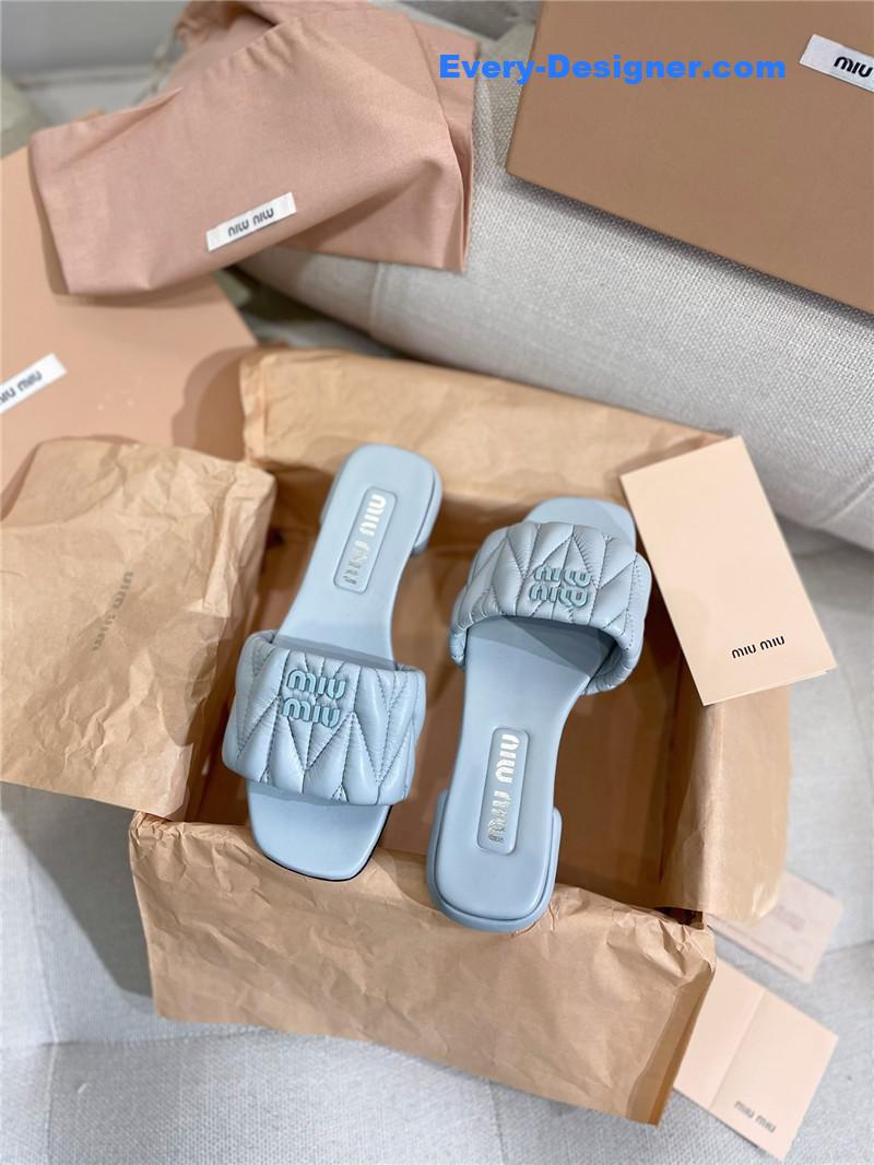 M1um1u slipper sandals in crinkled nappa