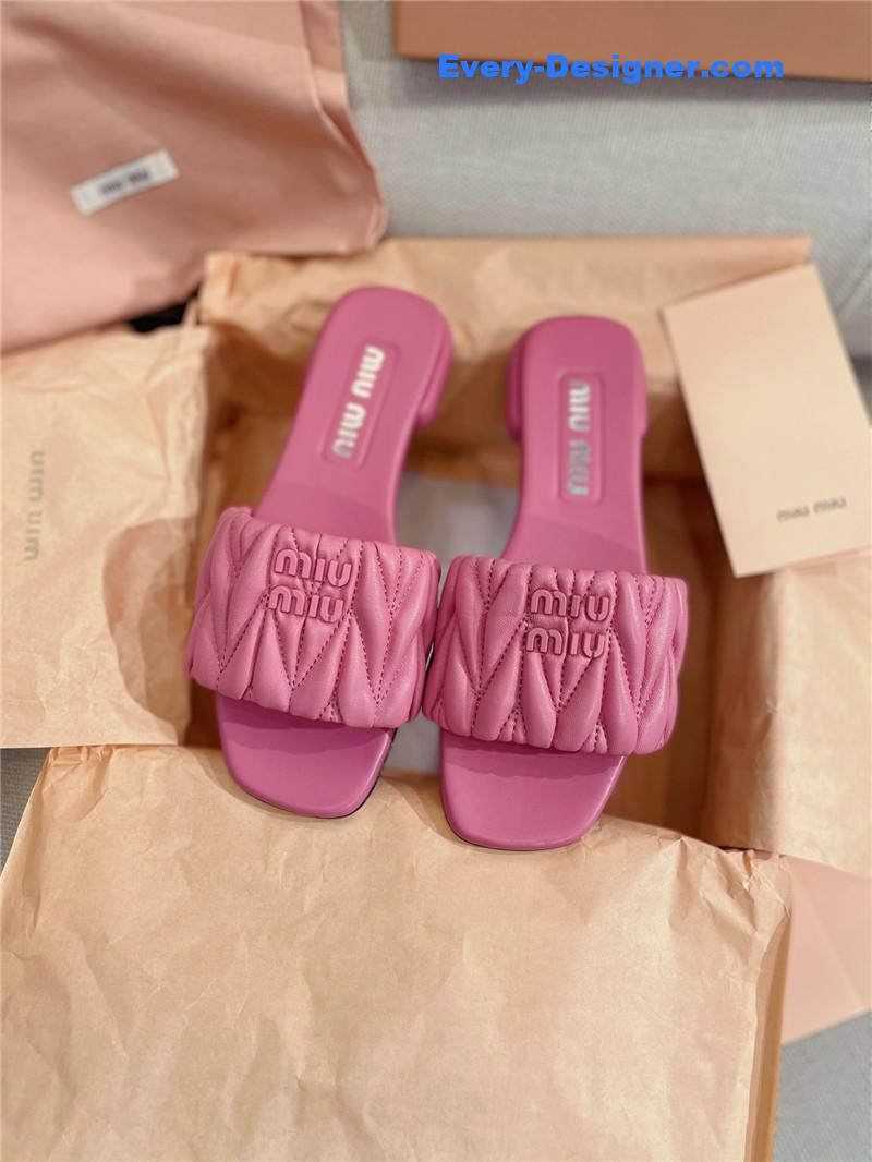 M1um1u slipper sandals in crinkled nappa
