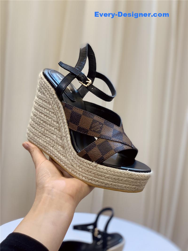 l0vis vvtt0n lv hot D1am0nd wedge sandals