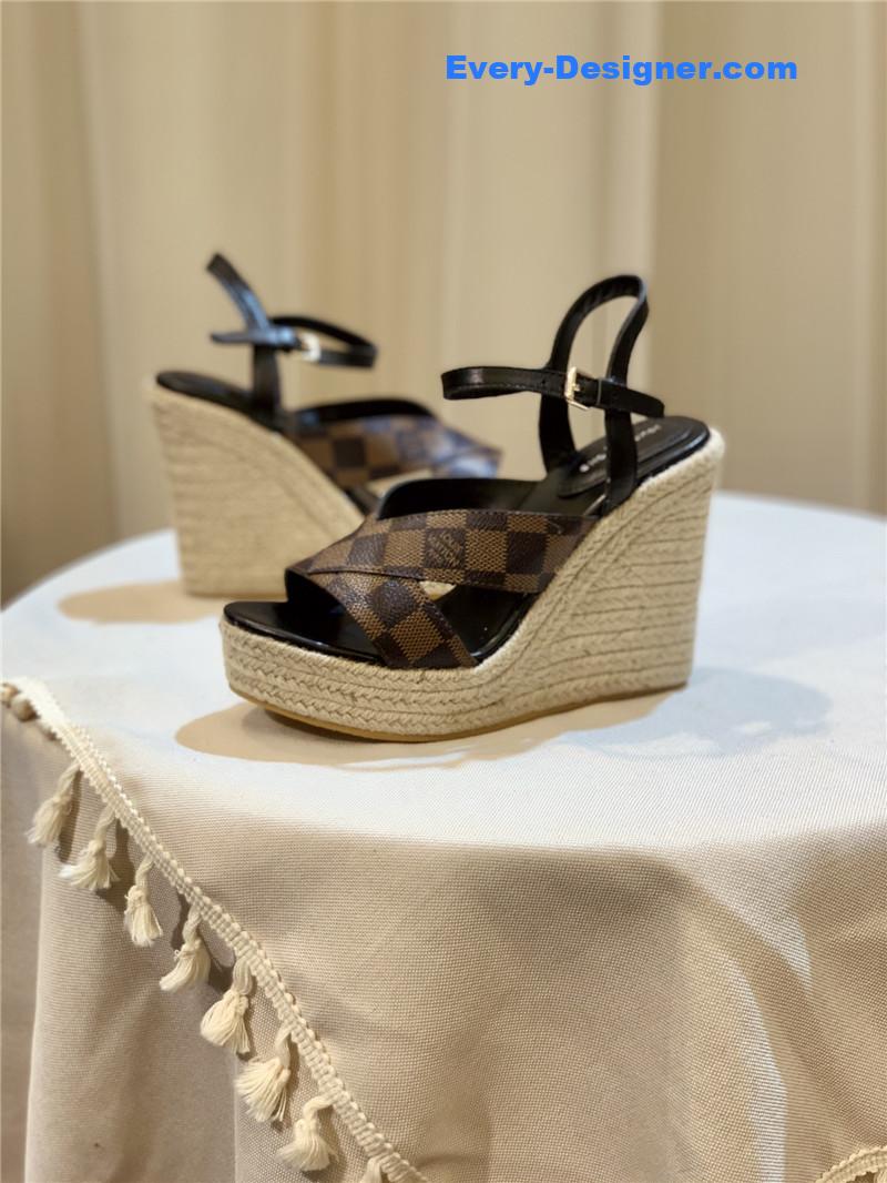 l0vis vvtt0n lv hot D1am0nd wedge sandals