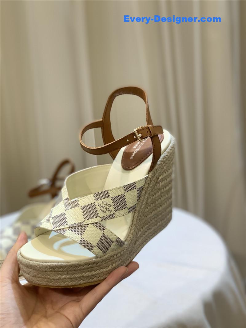l0vis vvtt0n lv hot D1am0nd wedge sandals