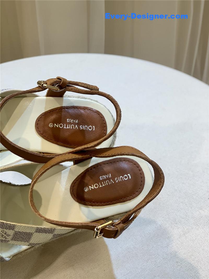 l0vis vvtt0n lv hot D1am0nd wedge sandals