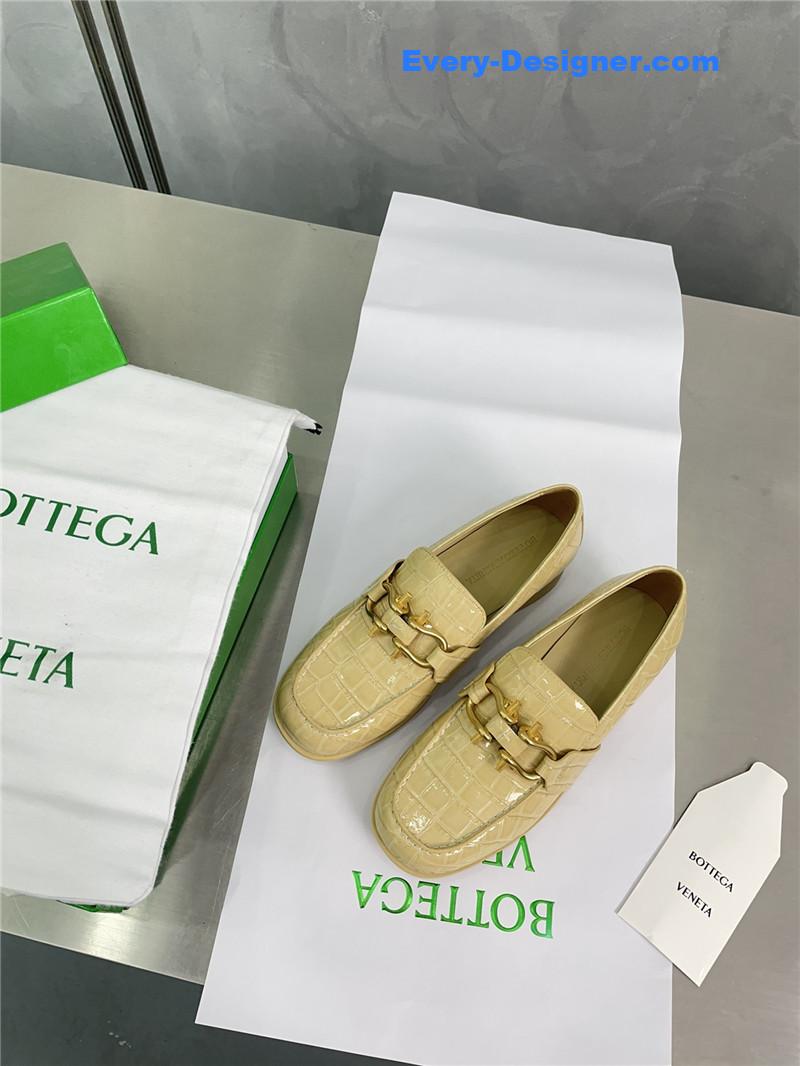 b0tt*ga Ven*ta horseshoe buckle loafers