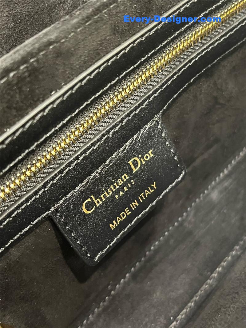 D10r 30 montaigne avenue bag