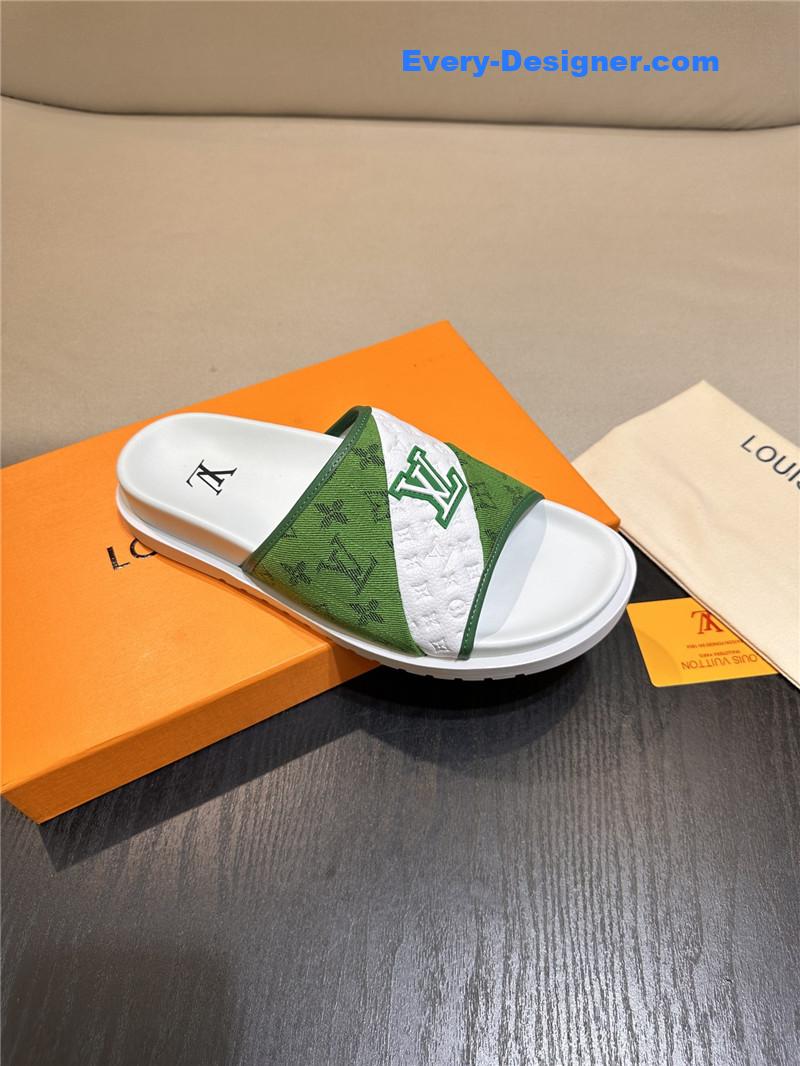 l0vis Vvtt0n lv sandals