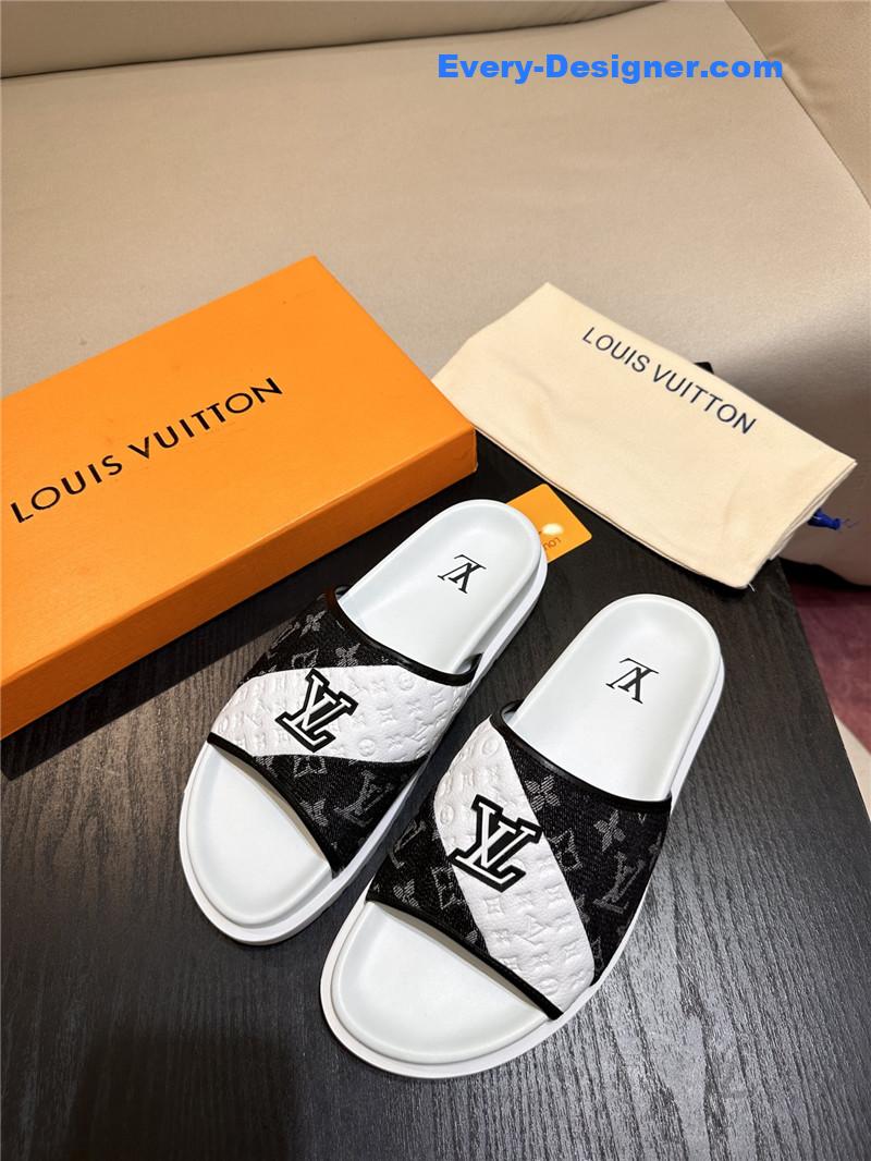 l0vis Vvtt0n lv sandals