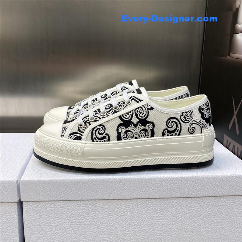 D10r couple style thick bottom strap low top casual shoes