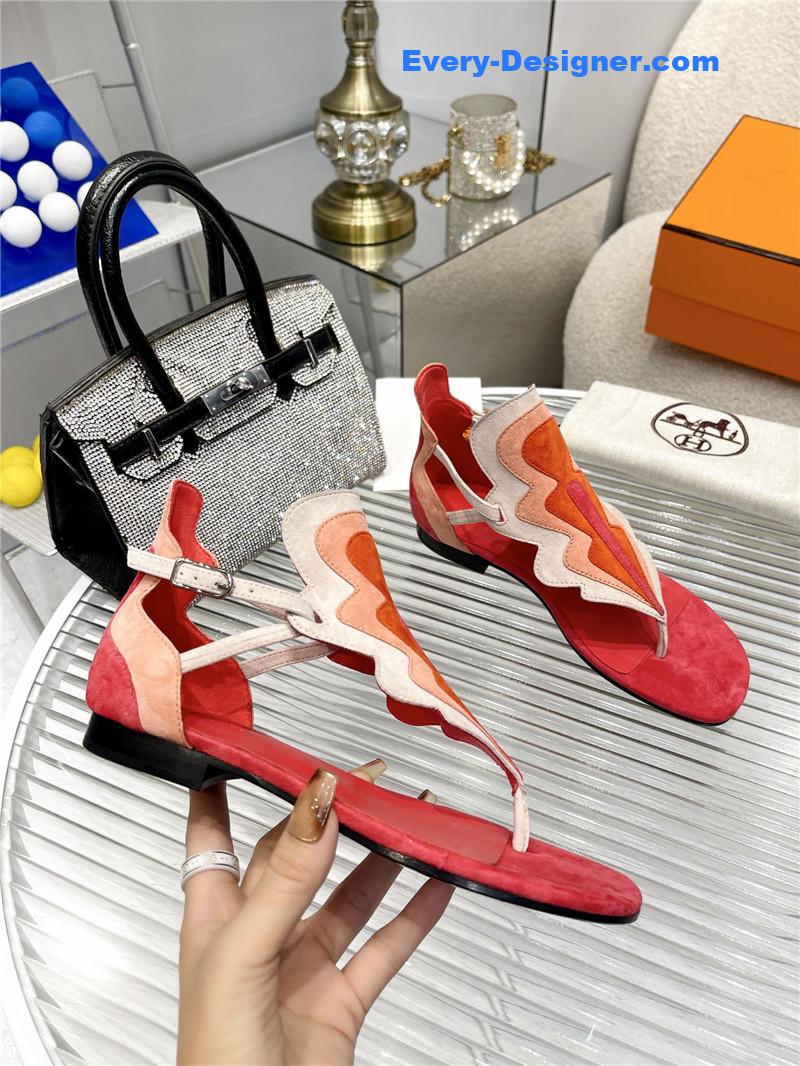 H**me5 color block sandals