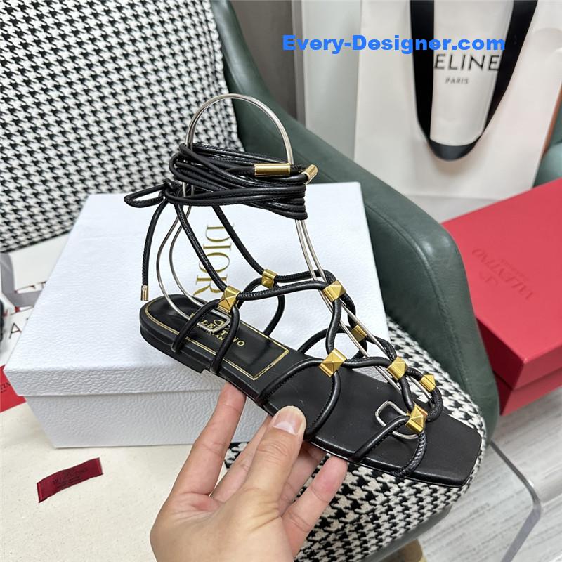 Va1e*ntin0 roman flat sandals