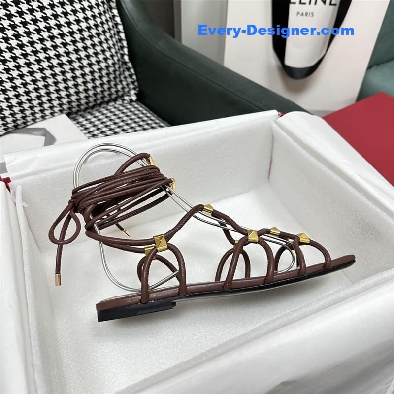 Va1e*ntin0 roman flat sandals