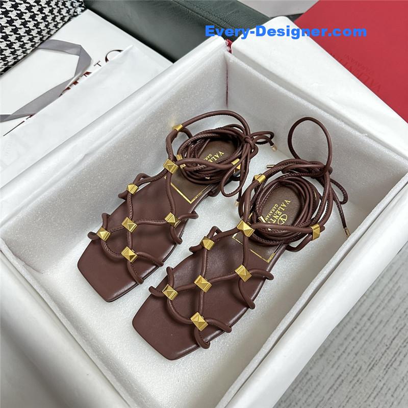 Va1e*ntin0 roman flat sandals