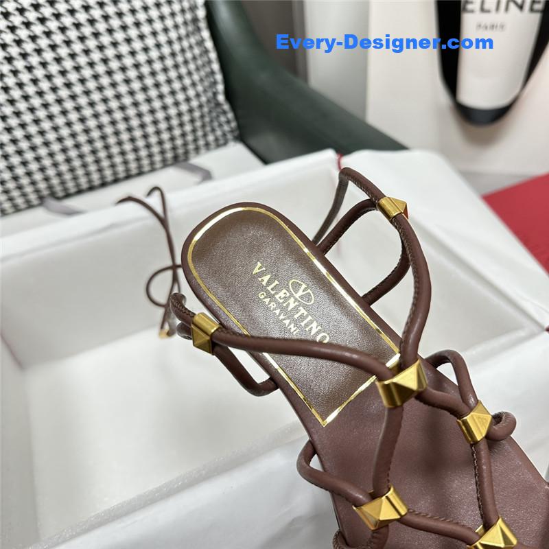 Va1e*ntin0 roman flat sandals