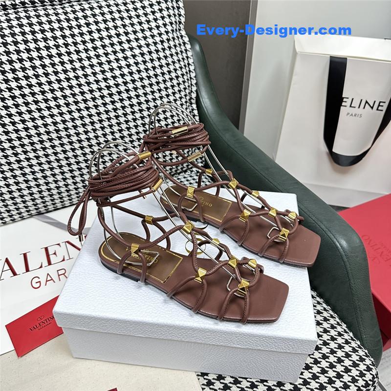 Va1e*ntin0 roman flat sandals