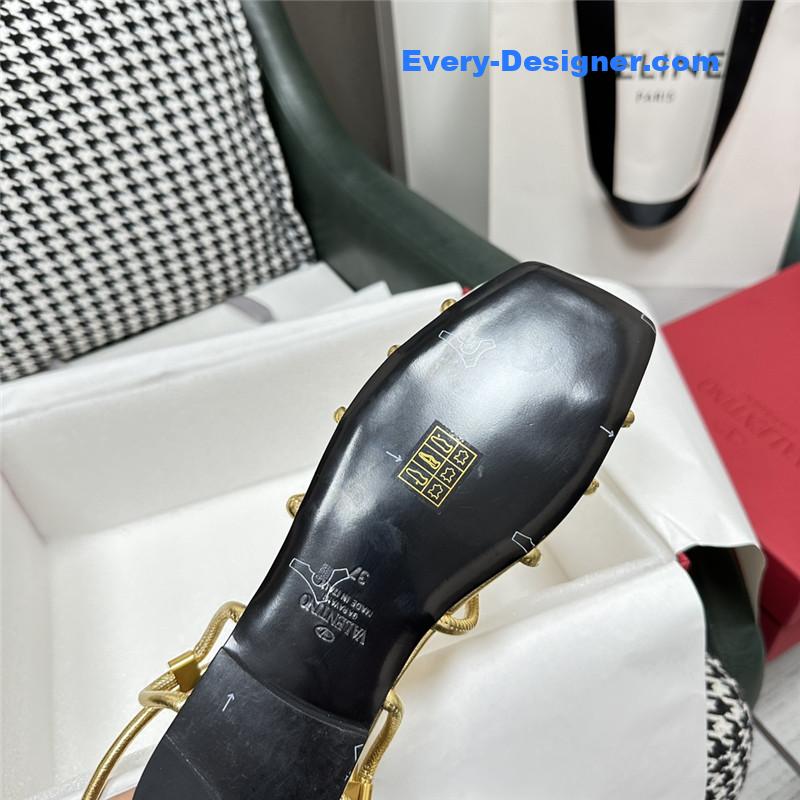 Va1e*ntin0 roman flat sandals