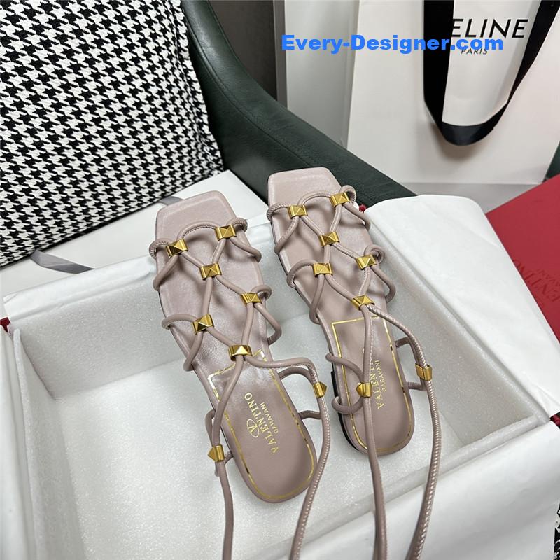 Va1e*ntin0 roman flat sandals