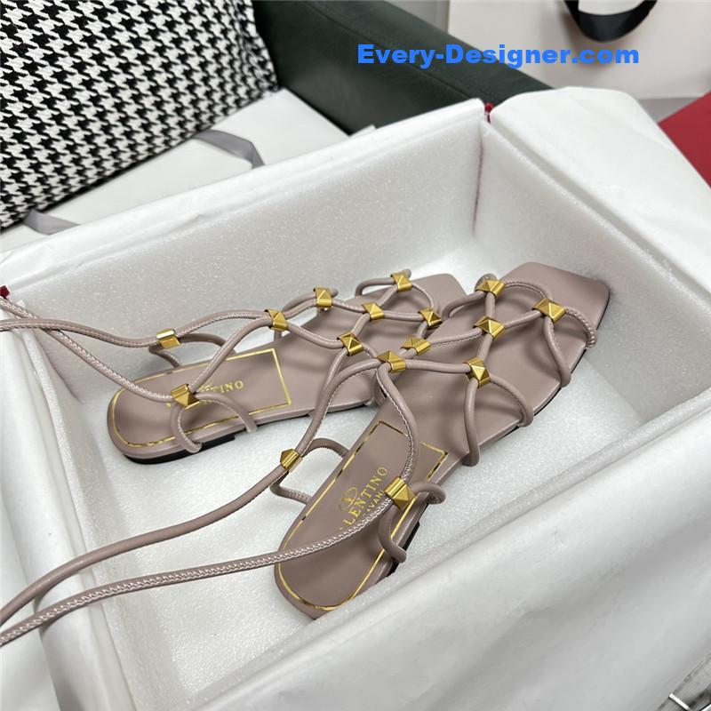 Va1e*ntin0 roman flat sandals