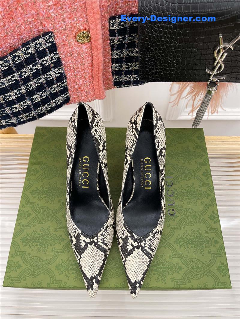 Gvc*1 metal heel pointed high heels