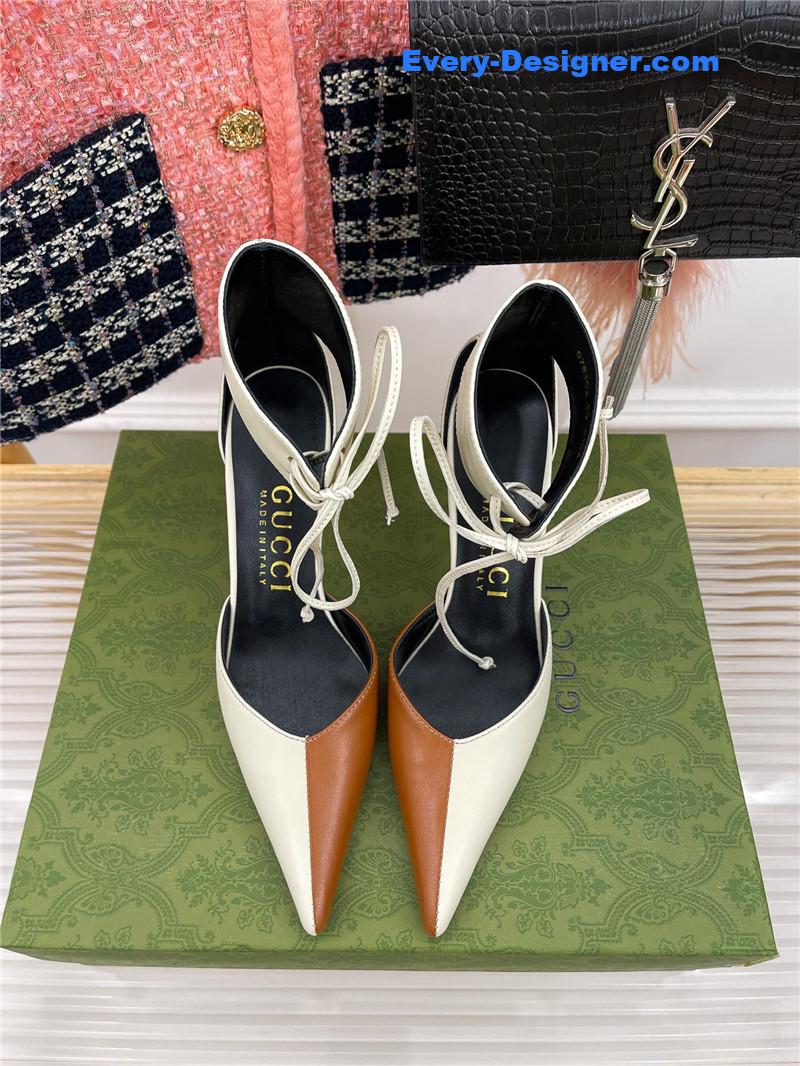 Gvc*1 metal heel pointed sandals