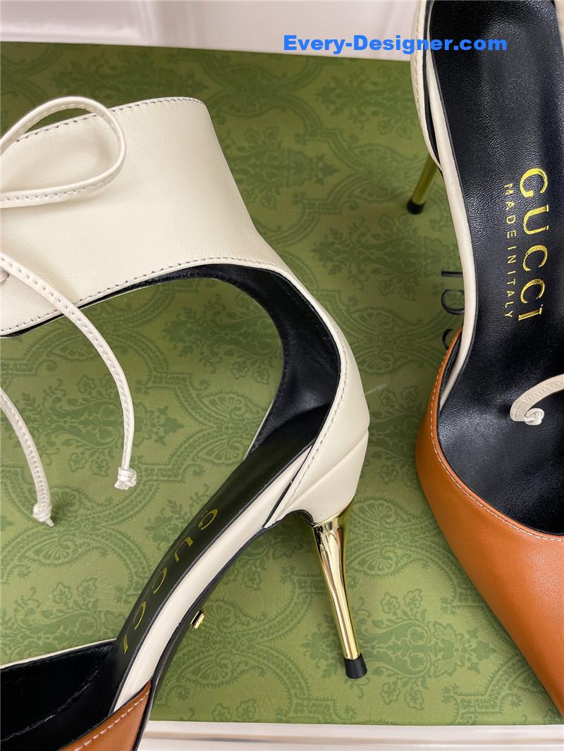 Gvc*1 metal heel pointed sandals