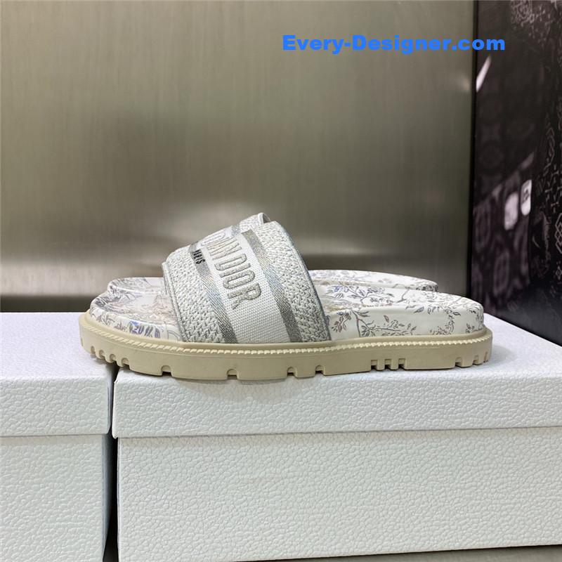 D10r platform jelly color women’s sandals
