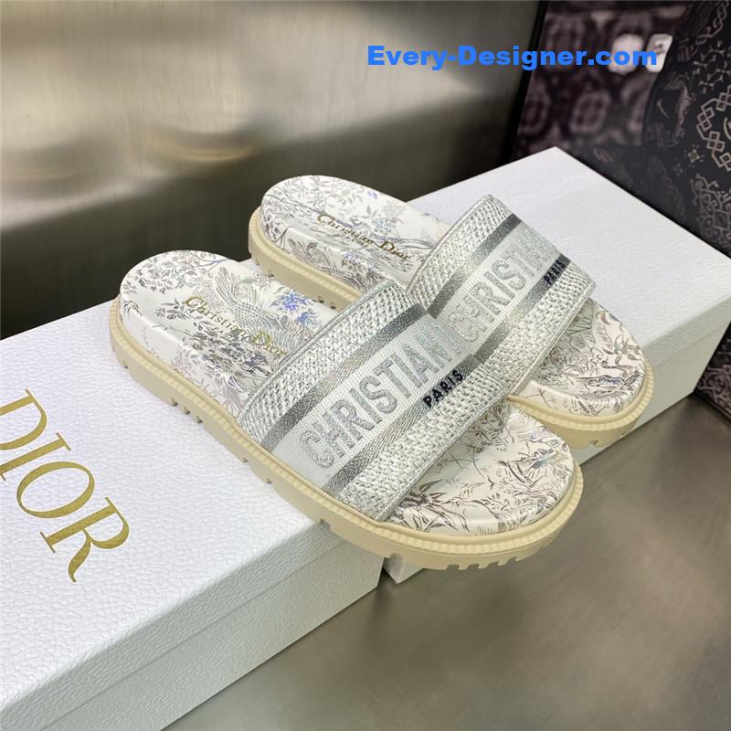 D10r platform jelly color women’s sandals