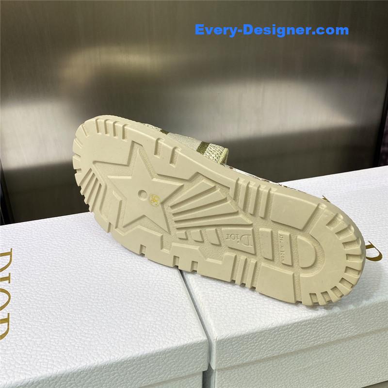 D10r platform jelly color women’s sandals