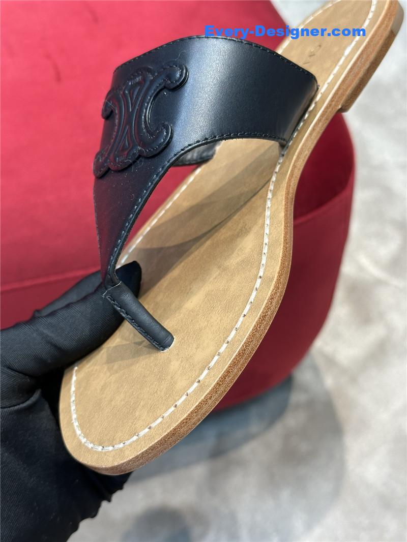 Ce1i*e arc de triomphe flip flops in leather