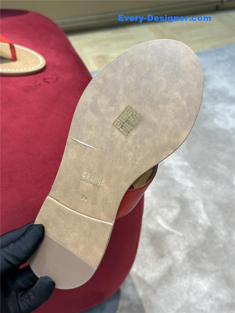 Ce1i*e arc de triomphe flip flops in leather