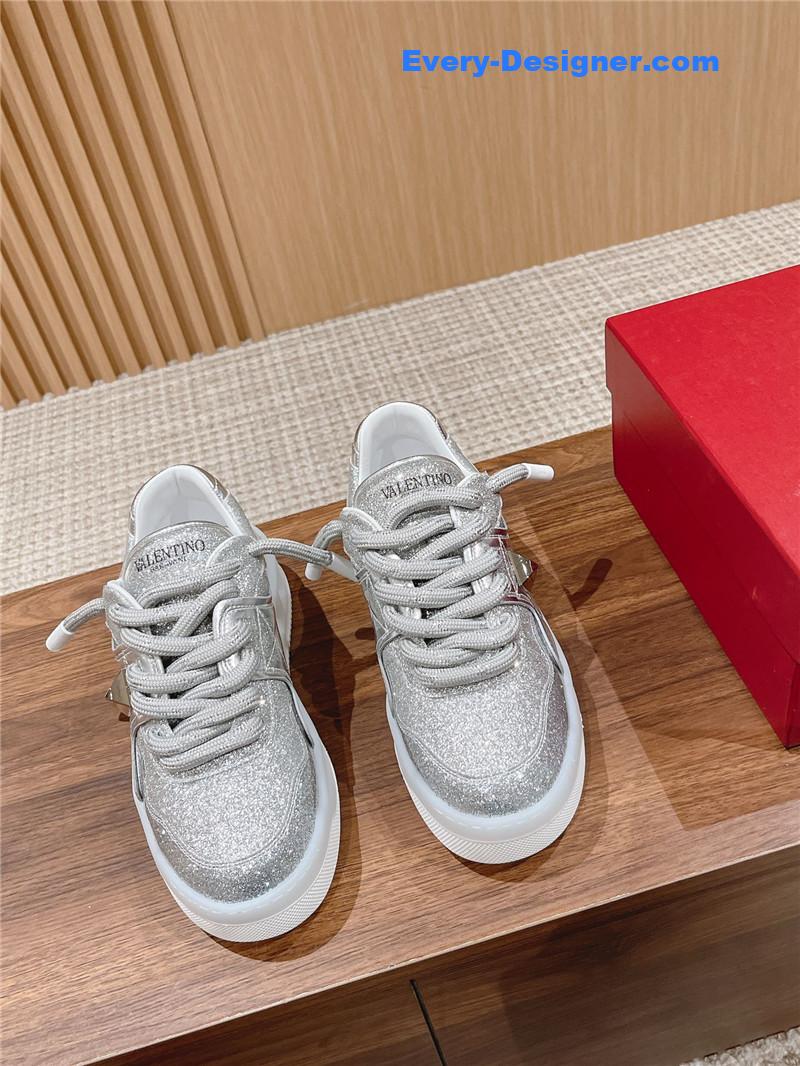 Va1e*ntin0 studded one stud low top sneakers