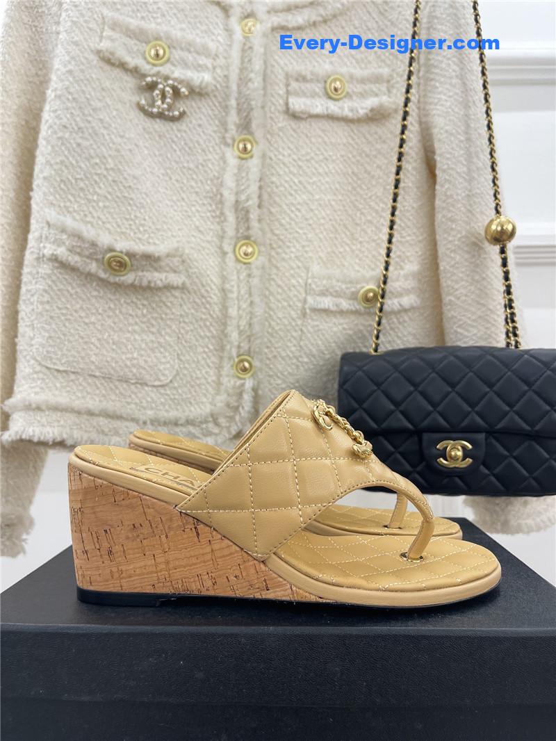 CC rhombus CC logo chain buckle slippers