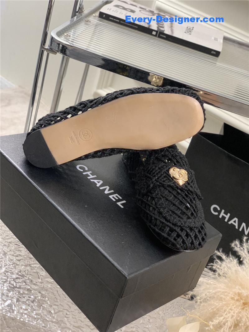 CC hollow Roman slippers