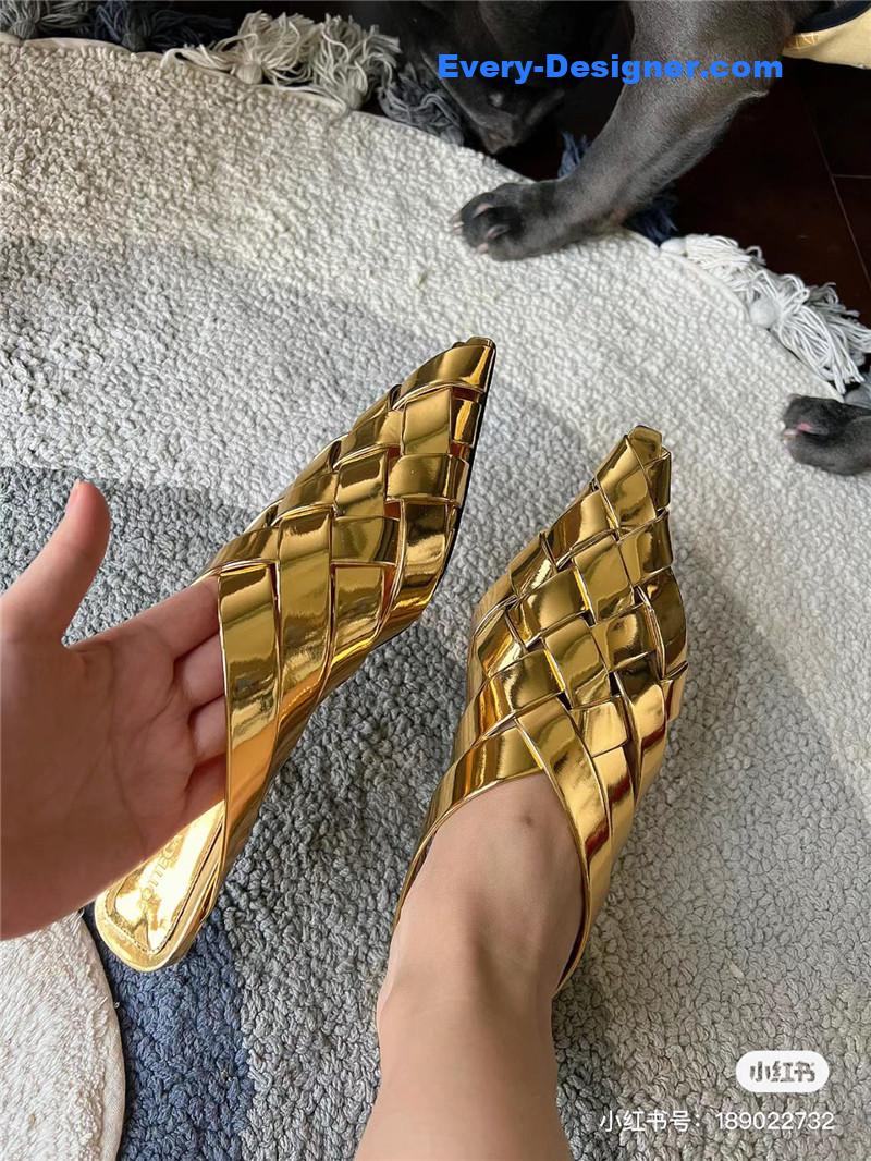 b0tt*ga Ven*ta square toe flat woven slides