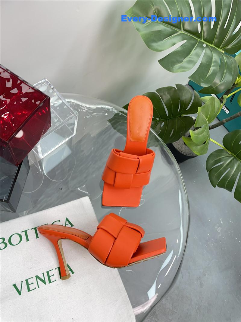 b0tt*ga Ven*ta windmill cube slippers