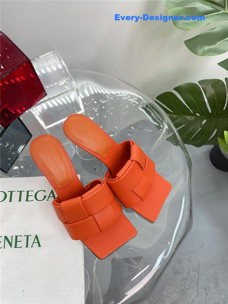 b0tt*ga Ven*ta windmill cube slippers