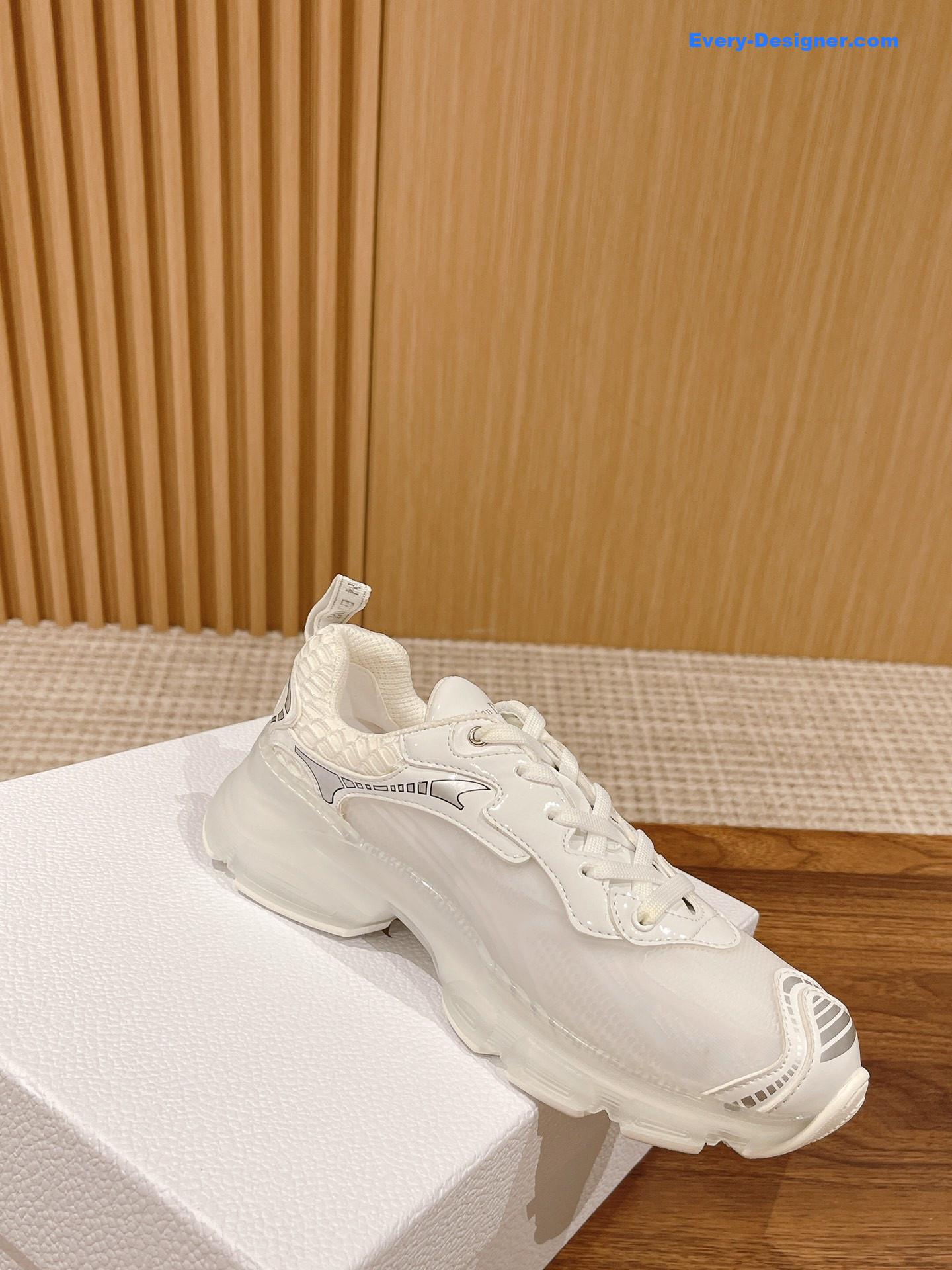 D10r classic running shoes