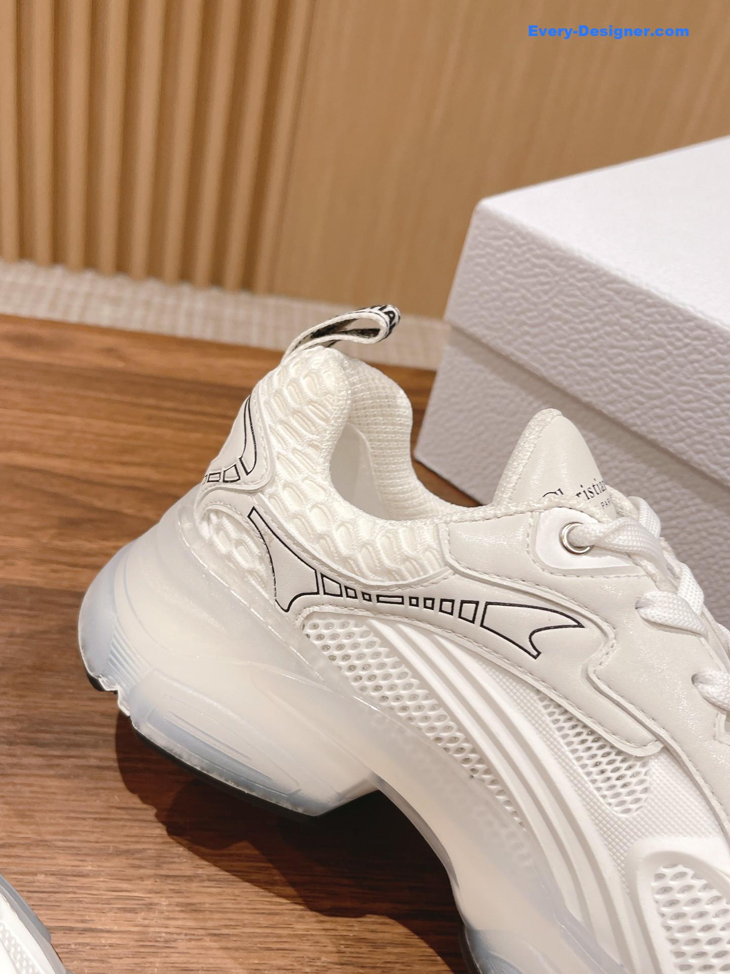 D10r classic running shoes