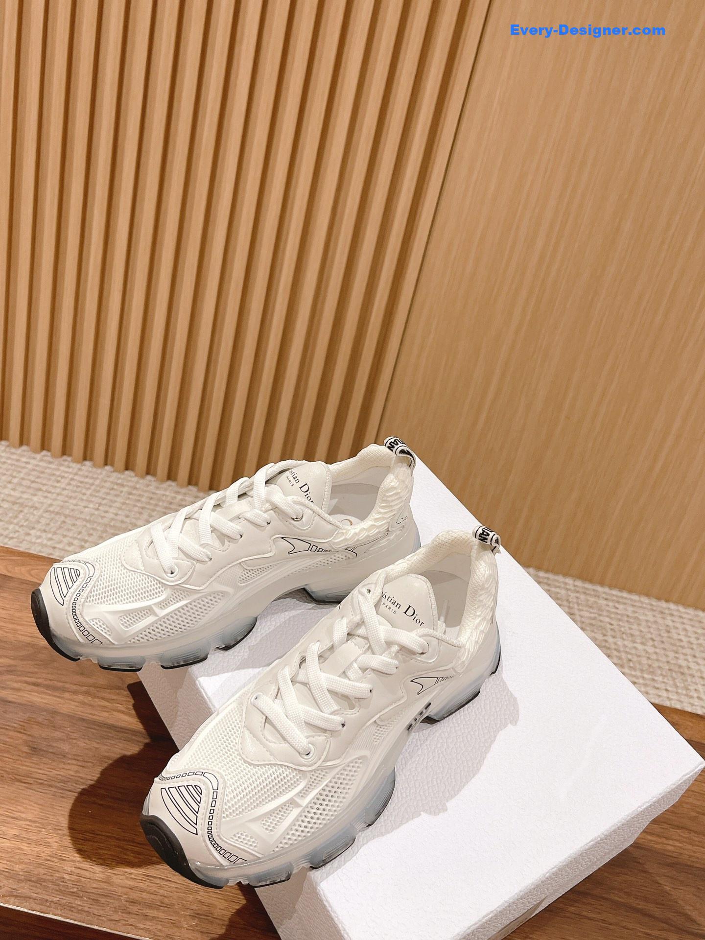 D10r classic running shoes