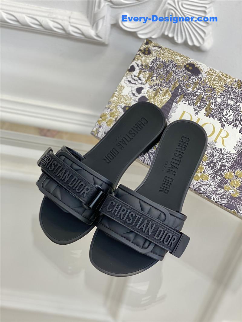 D10r new D10ract beach shoes
