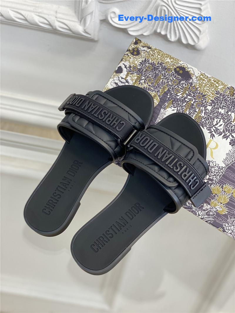 D10r new D10ract beach shoes