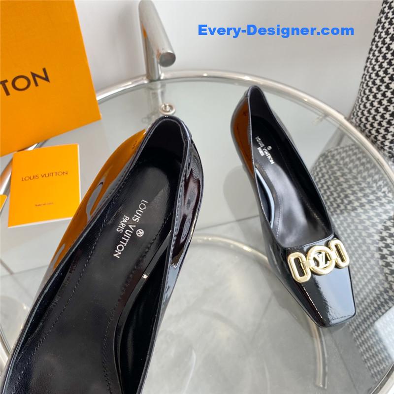l0vis Vvtt0n lv chain kitten heel square toe shoes