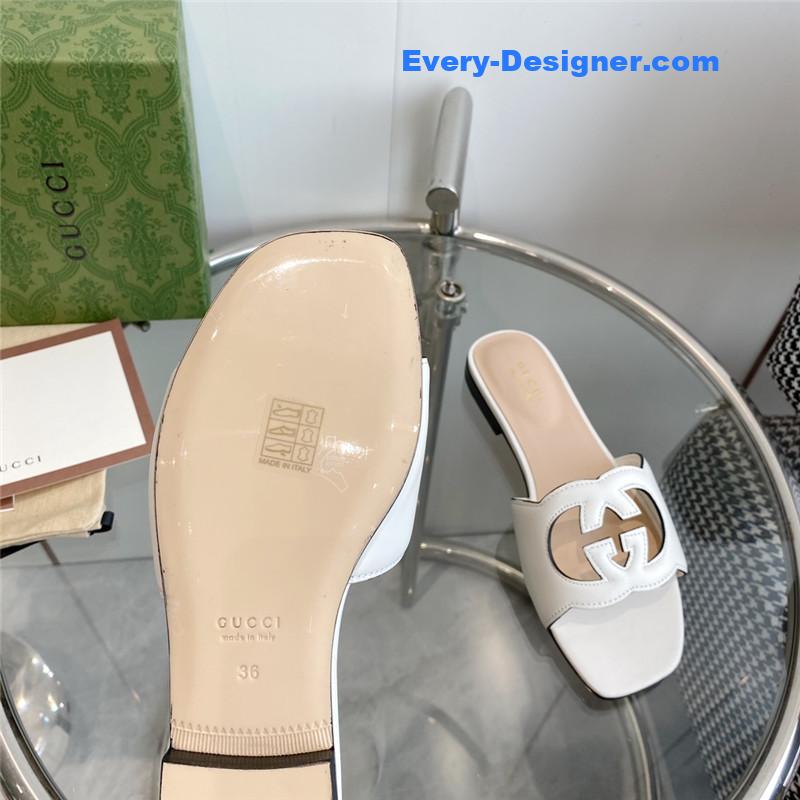 Gvc*1 interlocking gg cutout slides