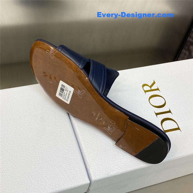 D10r cd letter metal logo flat hollow sandals